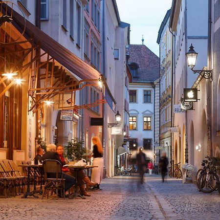 Hotel Orphee - Grosses Haus レーゲンスブルク エクステリア 写真