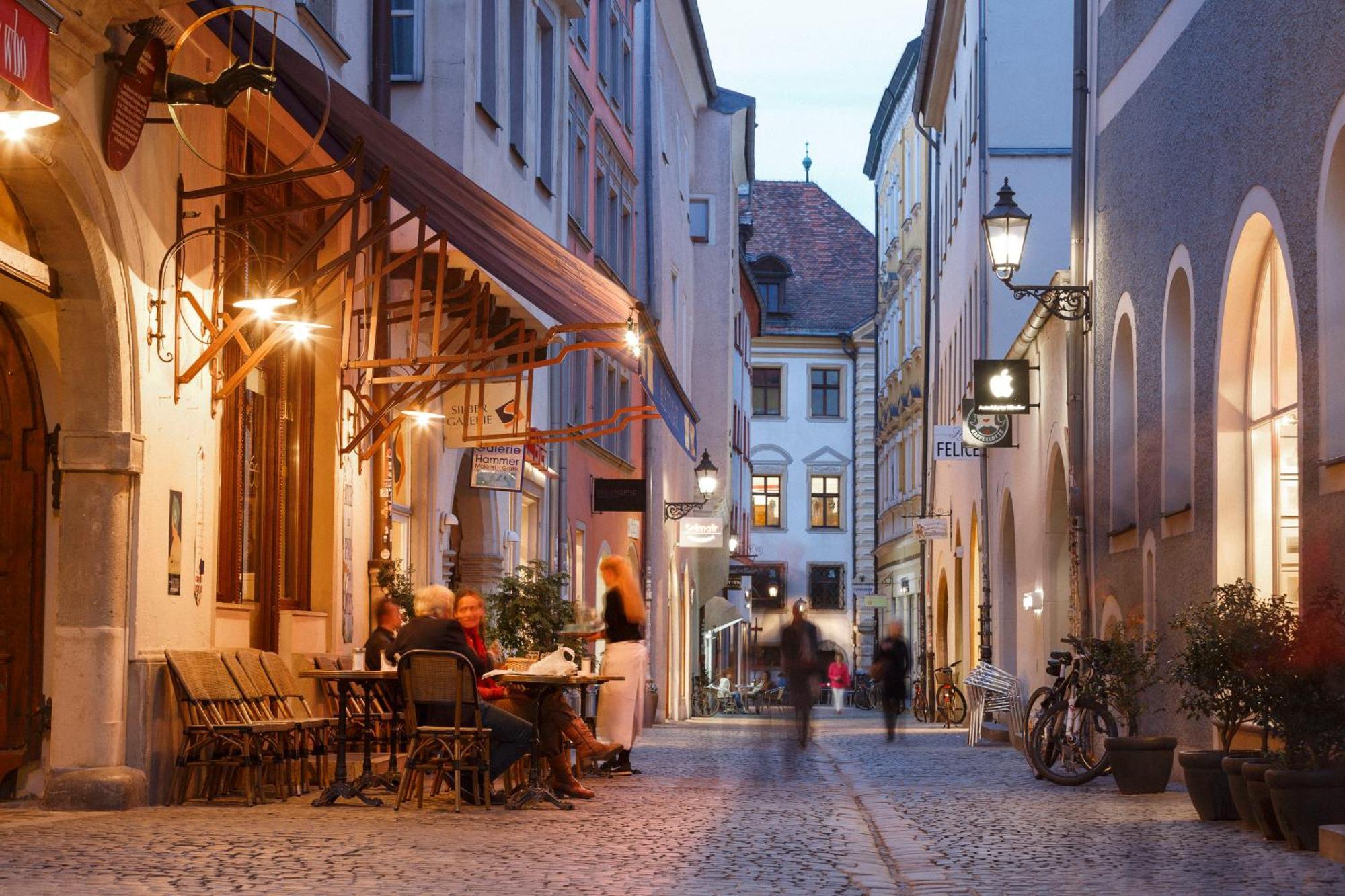 Hotel Orphee - Grosses Haus レーゲンスブルク エクステリア 写真