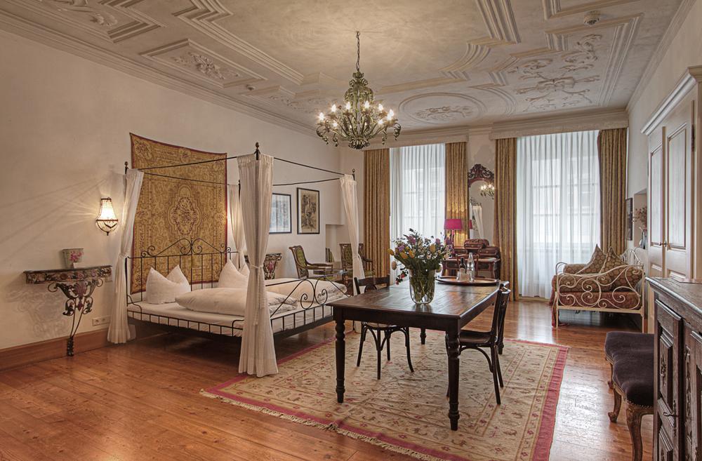 Hotel Orphee - Grosses Haus レーゲンスブルク エクステリア 写真
