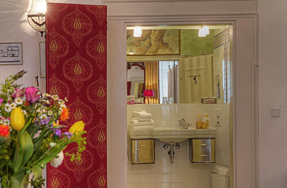 Hotel Orphee - Grosses Haus レーゲンスブルク エクステリア 写真