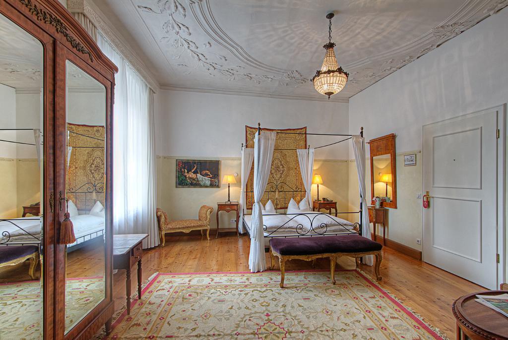 Hotel Orphee - Grosses Haus レーゲンスブルク エクステリア 写真