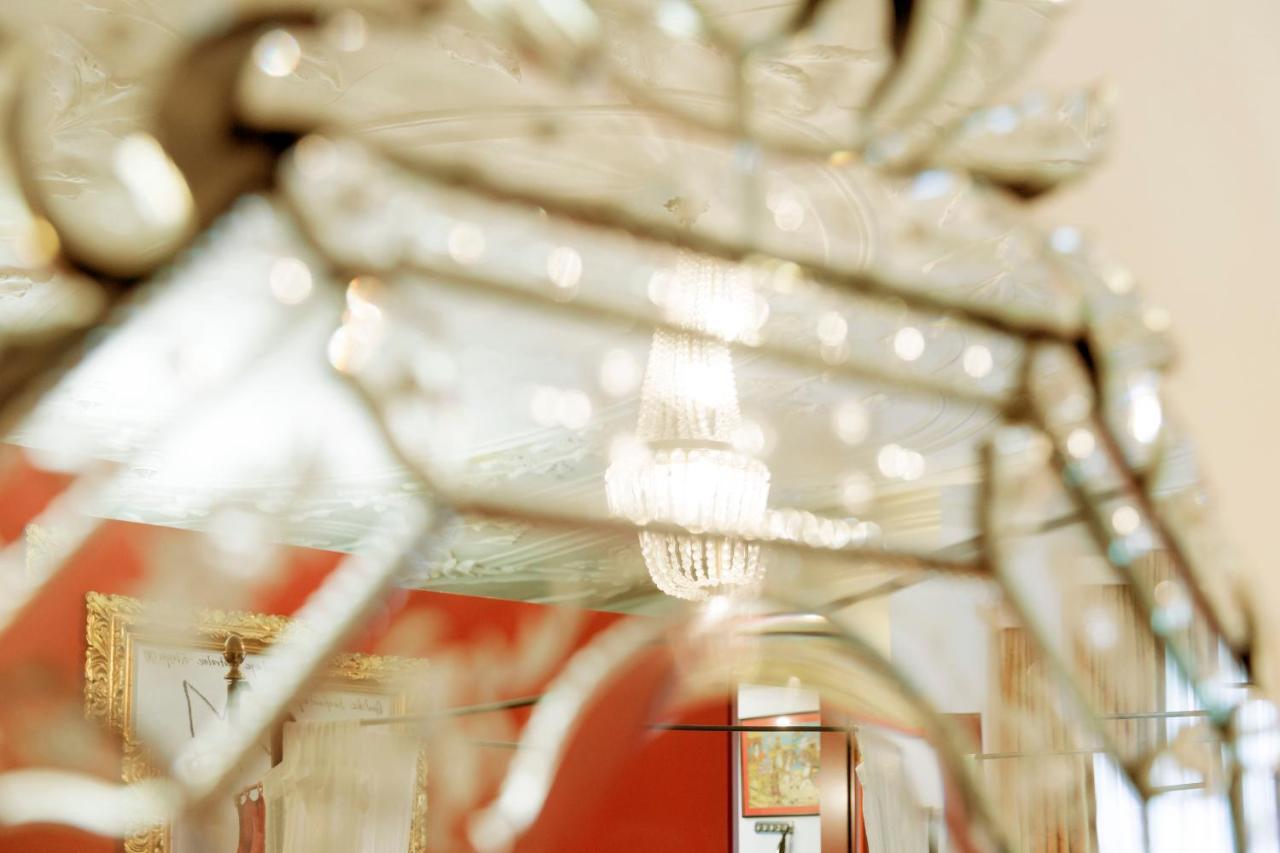Hotel Orphee - Grosses Haus レーゲンスブルク エクステリア 写真