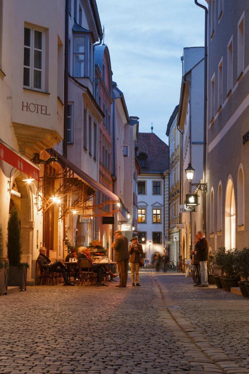 Hotel Orphee - Grosses Haus レーゲンスブルク エクステリア 写真